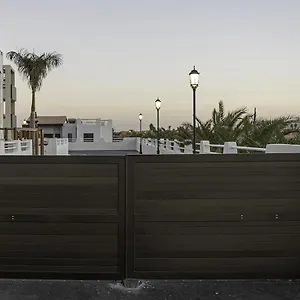 https://villa-el-molino-caleta-de-fuste.in-canary-islands.com